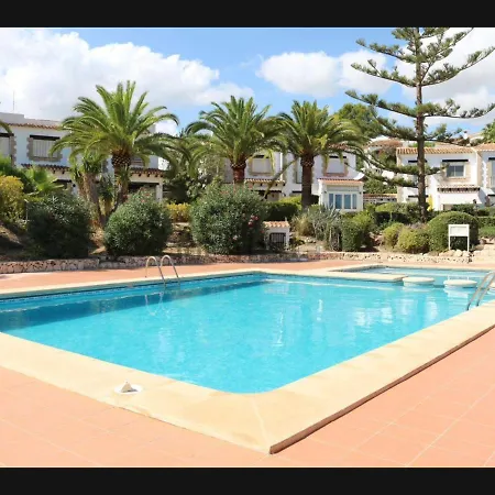 Rosalalinda - Cosy Semi-detached With Sea Views And Large Terrace *