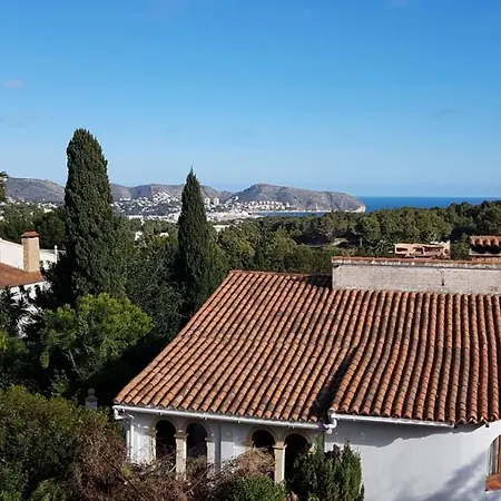 Rosalalinda - Cosy Semi-detached With Sea Views And Large Terrace