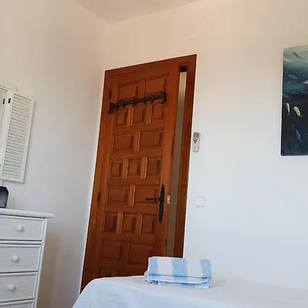 Rosalalinda - Cosy Semi-detached With Sea Views And Large Terrace Holiday home