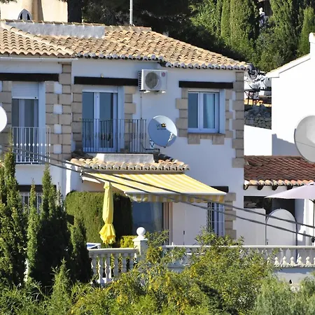 Rosalalinda - Cosy Semi-detached With Sea Views And Large Terrace